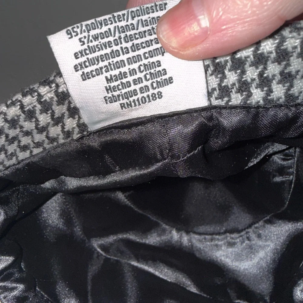 Nine West Vintage-Style Houndstooth Cloche Hat